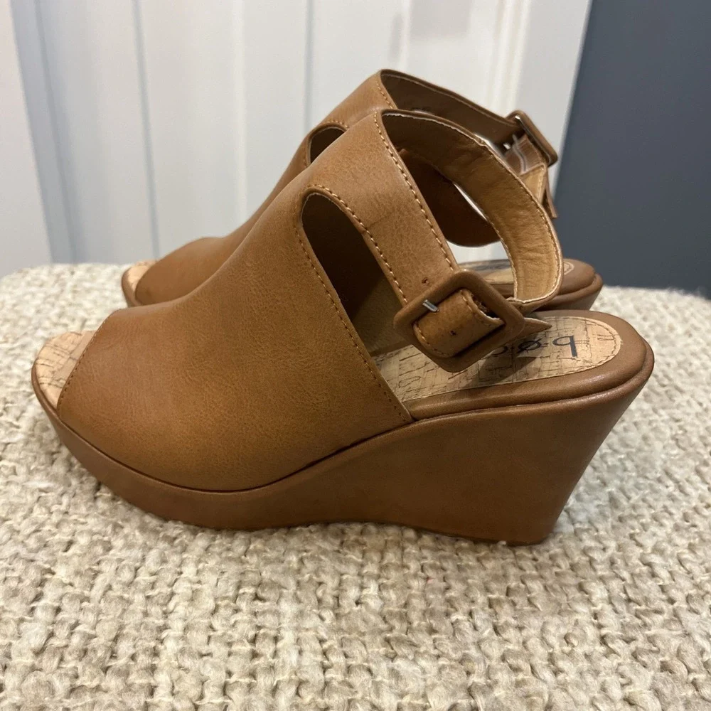 BORN b.o.c Women's Sophie Platform Wedge Mule‎ Size 10 M Camel Brown